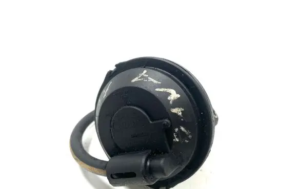 BMW 7 E65 E66 Vacuum valve 71424207 1424207 05T150