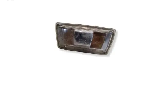 Opel Zafira B Front fender indicator light 13252455