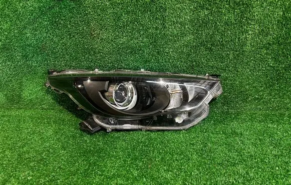 Toyota Yaris XP210 Headlight/headlamp