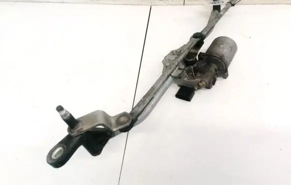 Skoda Fabia Mk2 (5J) Front wiper linkage and motor