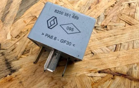 Renault Megane III Other relay 8200351489