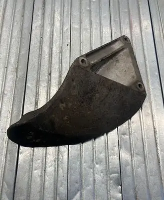 BMW 5 E60 E61 Engine mounting bracket 6771069 98074
