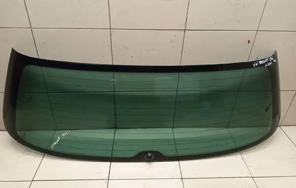 Volkswagen PASSAT B6 Rear windscreen/windshield window 43R00147