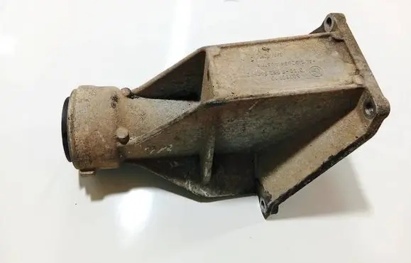 BMW 5 E60 E61 Engine mounting bracket 59280110 3150-7552540-02