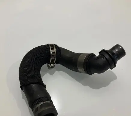 Mercedes-Benz E W211 Engine coolant pipe/hose