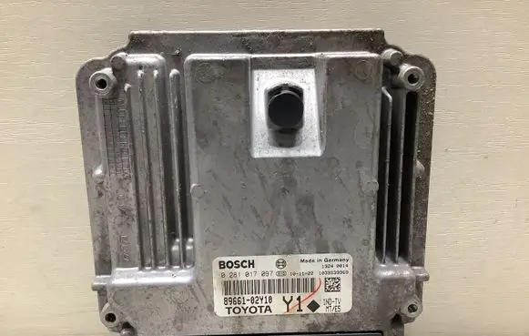 Toyota Auris 150 Engine control unit/module 0281017097 8966102Y10