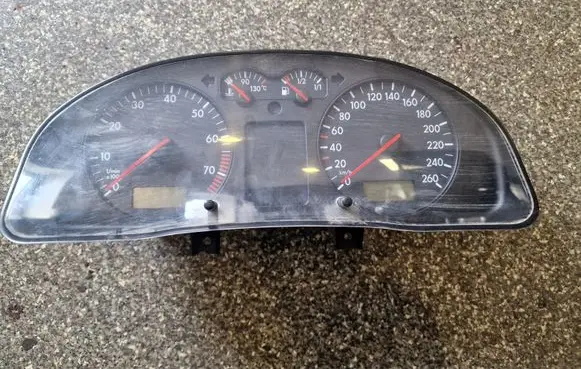 Volkswagen PASSAT B5 Speedometer (instrument cluster) 11008793010