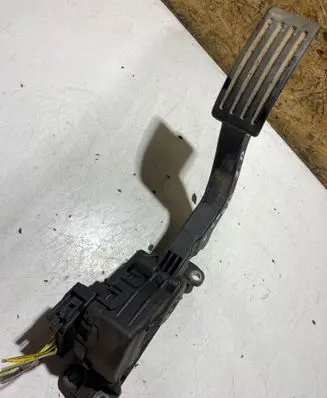 Volvo V50 Accelerator throttle pedal 4M519F836AH 6PV00864101