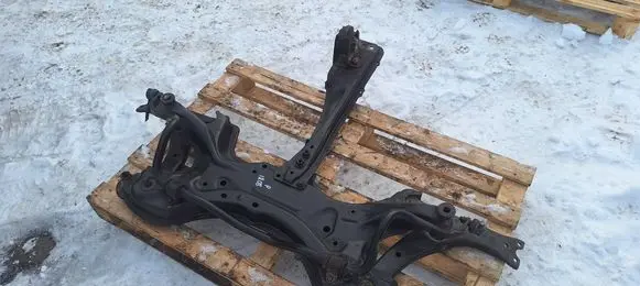 Toyota Corolla Verso AR10 Front subframe 
