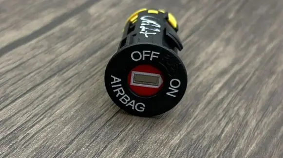 Honda CR-V Passenger airbag on/off switch 