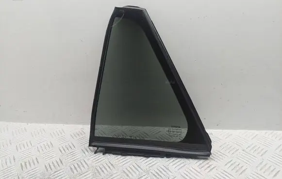 Toyota Avensis T270 Rear vent window glass 6818905070 6812405110 43R006723