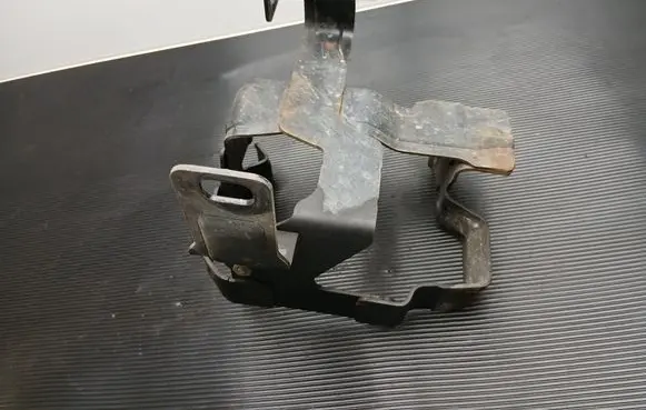 Volvo V60 Power steering pump mounting bracket 31329016