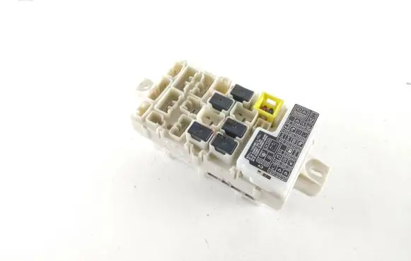 Peugeot iOn Fuse module 8637A736 18637A736 203Z0A00028A