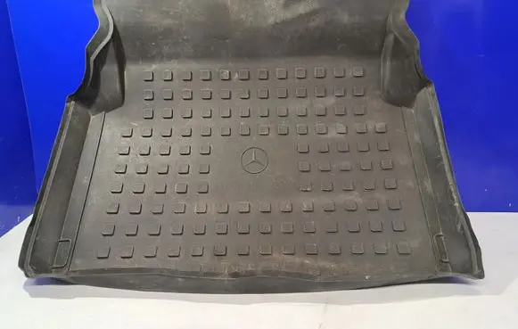 Mercedes-Benz E A207 Trunk/boot floor carpet liner A2078140041