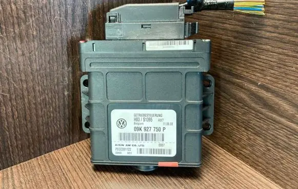 Volkswagen Transporter - Caravelle T5 Gearbox control unit/module 09K927750P