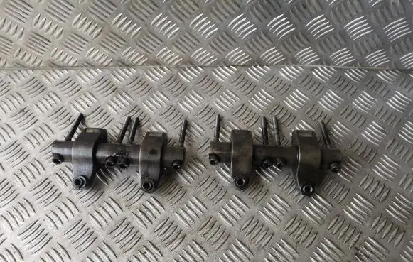 Volkswagen Golf V Valve rocker arm 