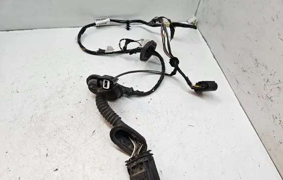 Ford Ranger Rear door wiring loom AB3914240