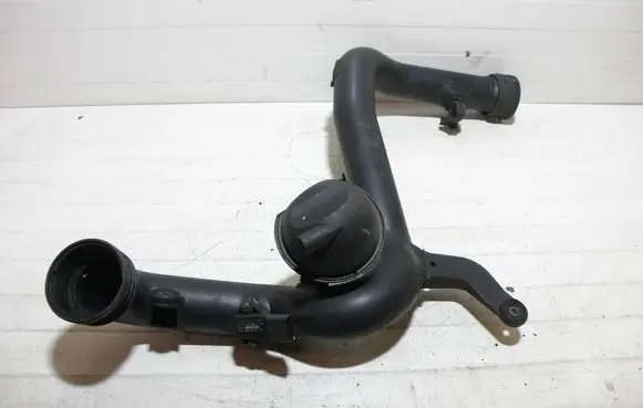 Volkswagen PASSAT B5 Intercooler hose/pipe 1K0145762