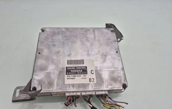 Toyota Avensis T250 Engine control unit/module 8966105821