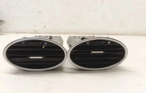 Ford Focus Dashboard side air vent grill/cover trim 4M51A014L21AD 4M51A014L21BC 6W41A014L21CAW