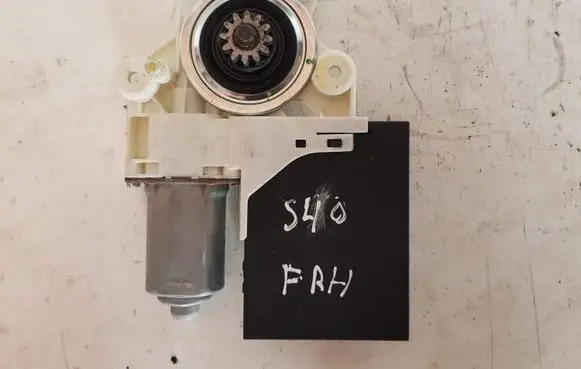 Volvo S40 Front door window regulator motor 30737679