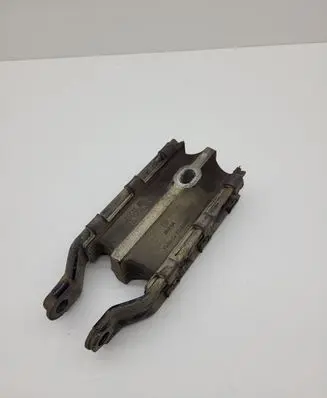 Volvo V60 Engine mount bracket 31262935 8G9N6P082BA