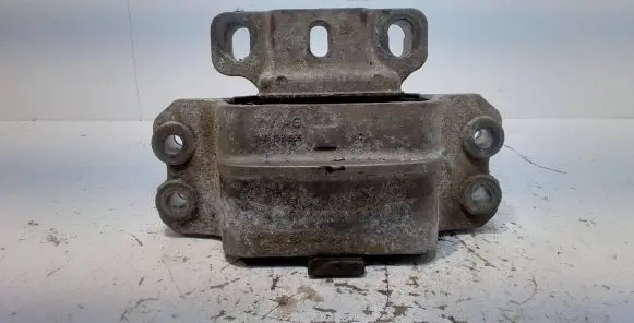 Volkswagen Golf V Engine mount bracket 1K0199555