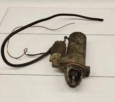 Mercedes-Benz E W124 Starter motor 1005821056