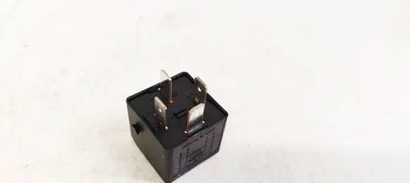 Volkswagen Golf VI Other relay 4H0951253A V23136B0006X080