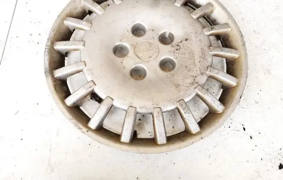 Volvo S70 V70 V70 XC R15 wheel hub/cap/trim 4566030