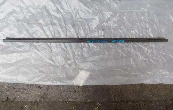 Seat Ibiza II (6k) Front door glass trim molding 
