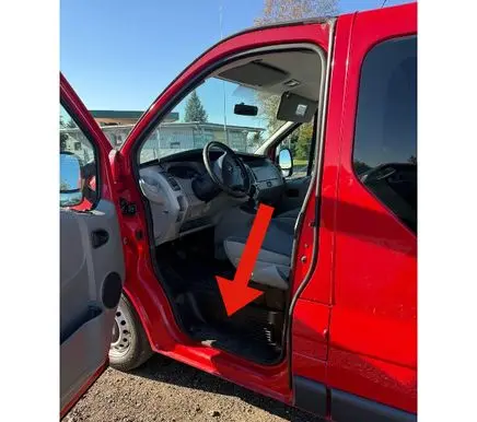 Opel Vivaro Front sill trim cover 93857781 8200523986 8200523968