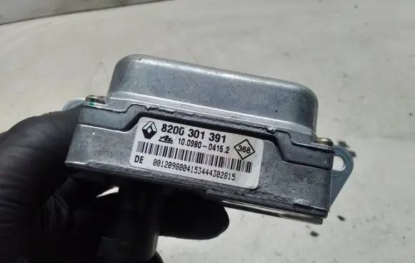 Renault Laguna II ESP acceleration yaw rate sensor 8200301391