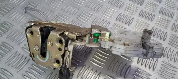 Nissan Micra Front door lock
