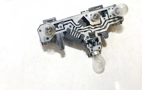 Volkswagen Polo III 6N 6N2 6NF Tail light bulb cover holder