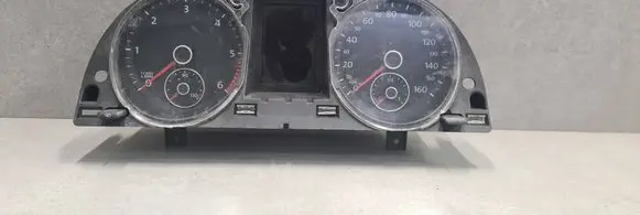 Volkswagen PASSAT B7 Speedometer (instrument cluster) 3AA920970E