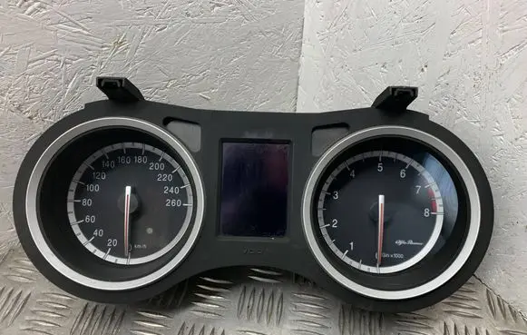 Alfa Romeo 159 Speedometer (instrument cluster) 0156072815 140307 A2C53172697