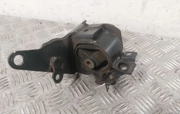 Toyota Avensis T250 Engine mount bracket 123720G010
