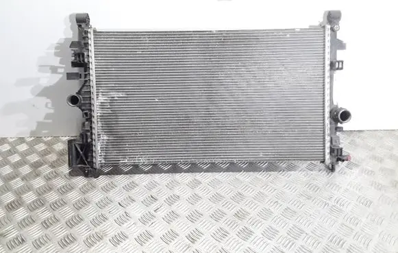 Opel Insignia A Coolant radiator 13241725