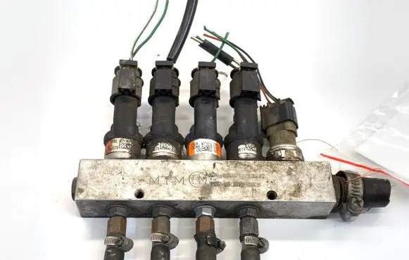 Hyundai Tucson JM LP gas injector 67R010185