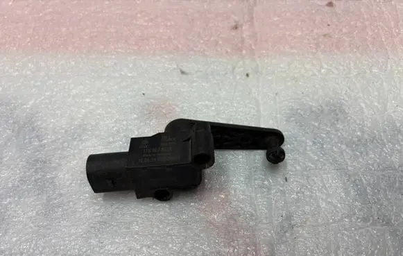 Volkswagen Tiguan Headlight/headlamp level sensor 1T0907503B