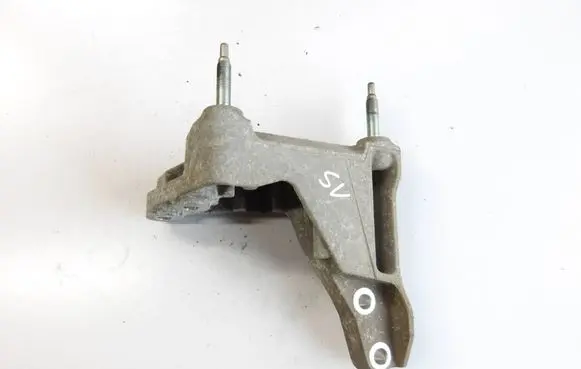Suzuki Vitara (LY) Engine mounting bracket 