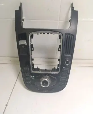 Head unit multimedia control