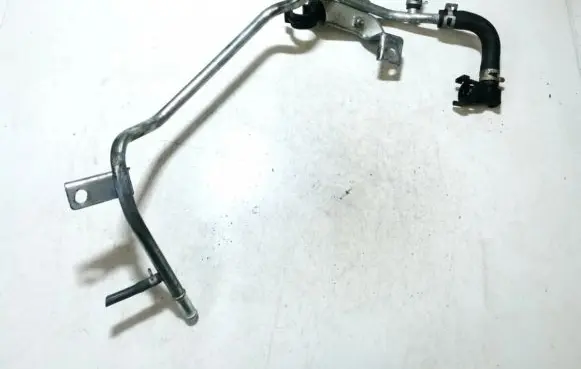 Suzuki Grand Vitara II Fuel line pipe