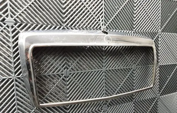 Mercedes-Benz 200 300 W123 Front grill A1238800183