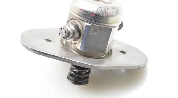 BMW 3 E90 E91 Fuel injection high pressure pump 7562473