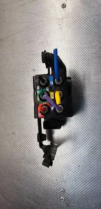 Porsche Macan (95B) Air suspension valve block 15152400272 15-1524-0027.2