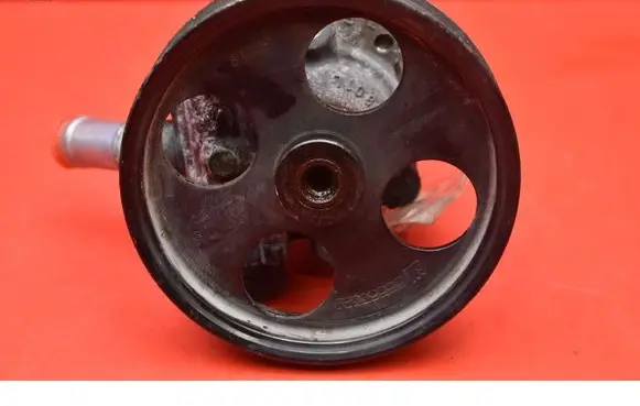 Opel Insignia A Power steering pump