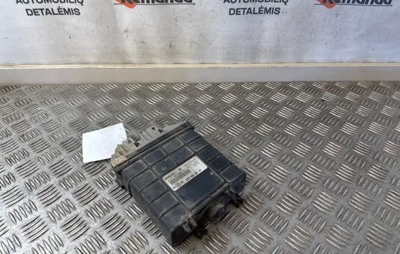 Volkswagen Golf III Engine control unit/module 028906021AF