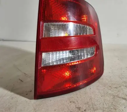 Skoda Fabia Mk1 (6Y) Tailgate rear/tail lights 6Y9945258